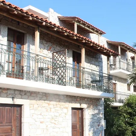 Kastro Maini 3*