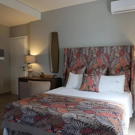 Kastro Maini 3*