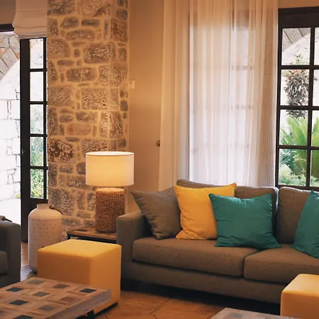 Kastro Maini Hotel 3*