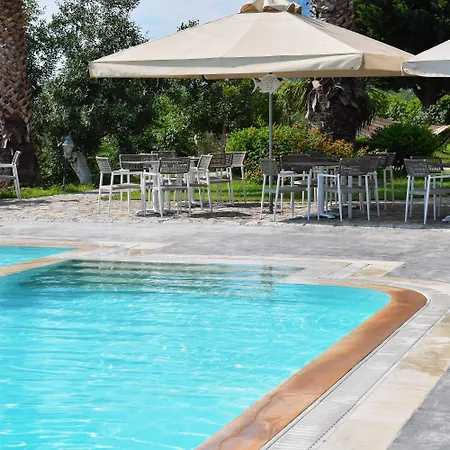 Kastro Maini 3*
