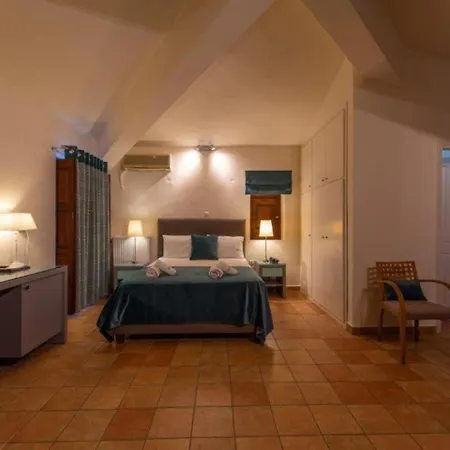 Hotel Kastro Maini