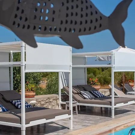 Kastro Maini Hotel 3*