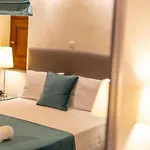 Kastro Maini Hotel 3*