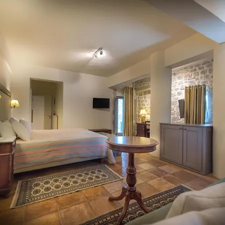 Hotel Kastro Maini 3*