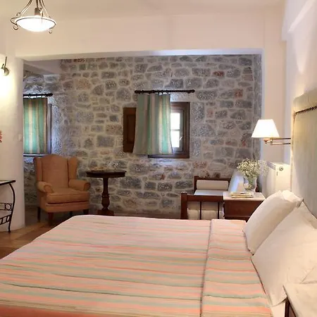 Kastro Maini Hotel 3*