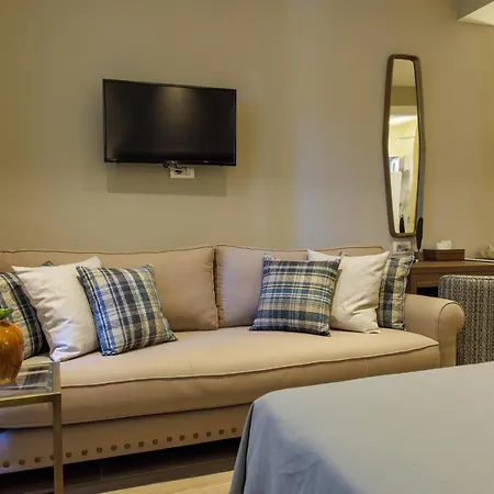 Kastro Maini Hotel 3*