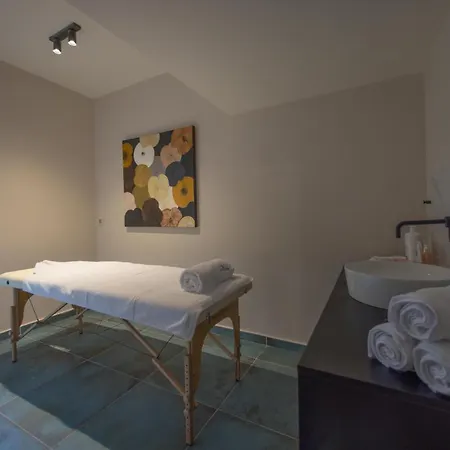 Kastro Maini Szálloda