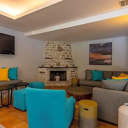 Kastro Maini Hotel