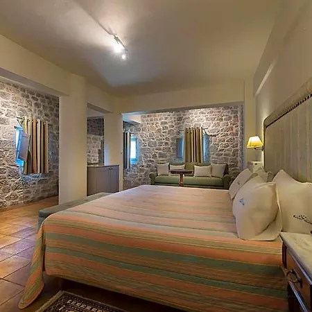 Hotel Kastro Maini