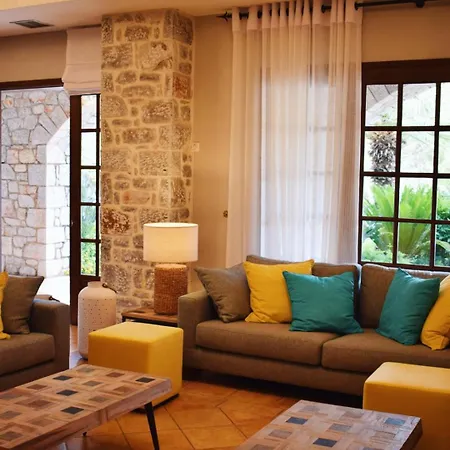 Kastro Maini Hotel Areópoli