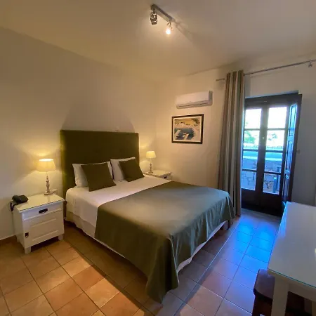 Kastro Maini Hotel 3*