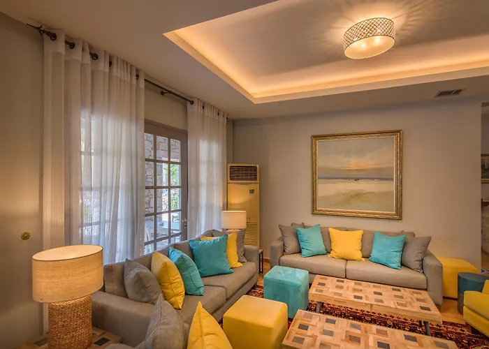 Kastro Maini فندق